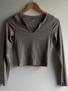 Hollister Long Sleeve Cropped Top (ribbed)